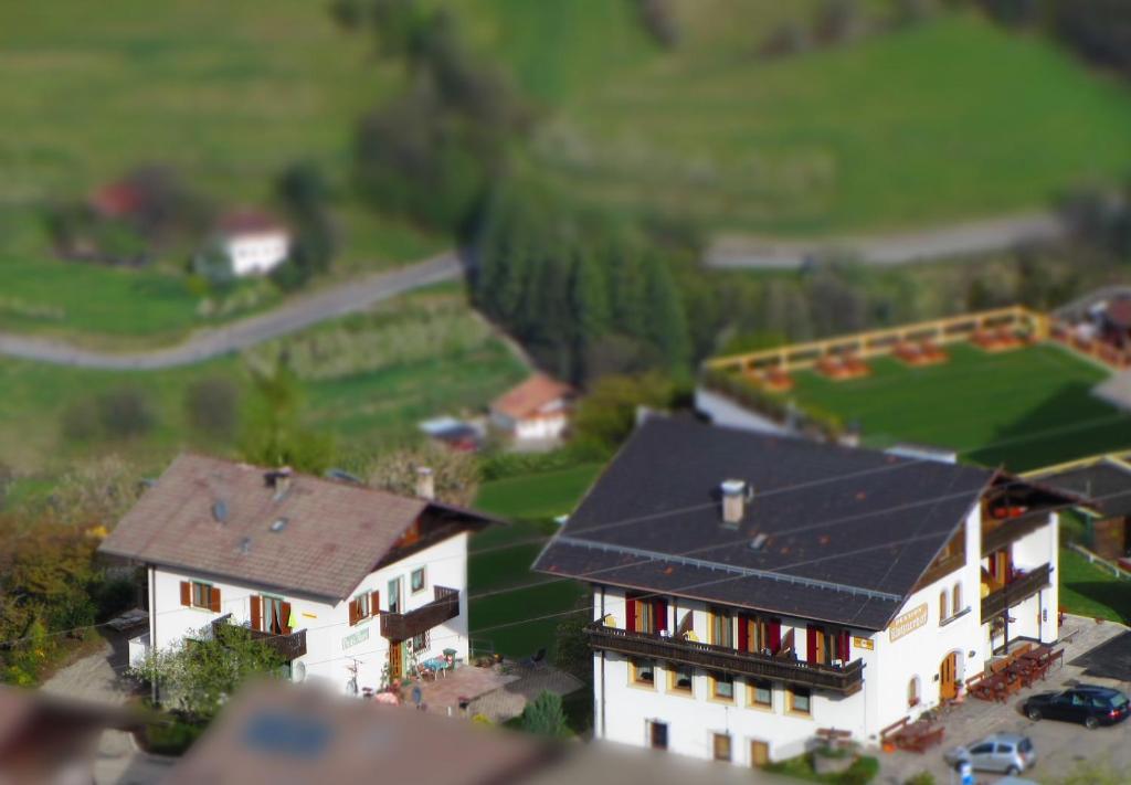 Pension Apartments Klotznerhof Schenna Buitenkant foto