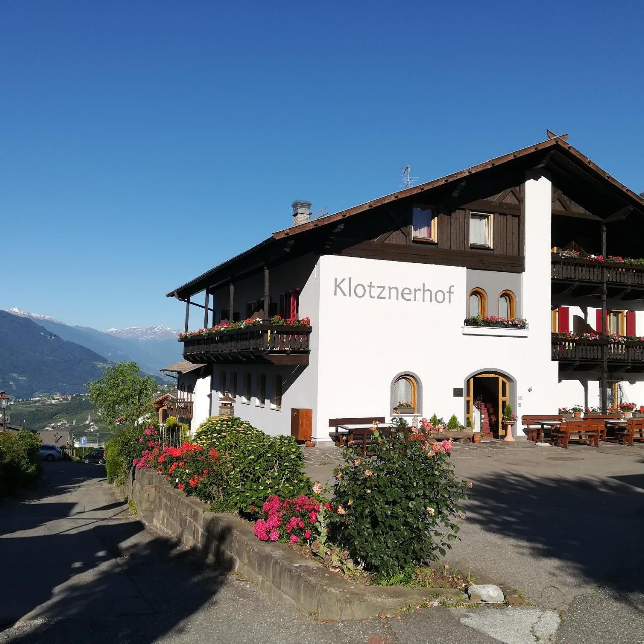 Pension Apartments Klotznerhof Schenna Buitenkant foto